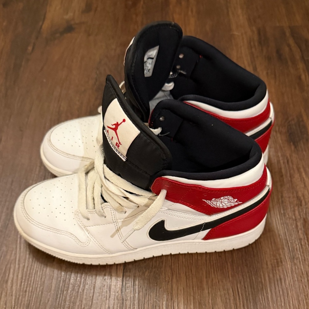 Air Jordan 1 Mid - White Chicago